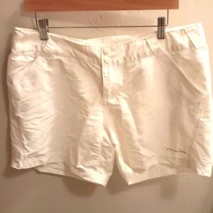 Columbia PFG Shorts, size L